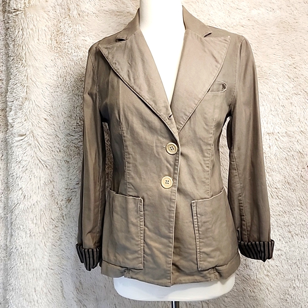 Casual Khaki Blazer with Striped Cuffs